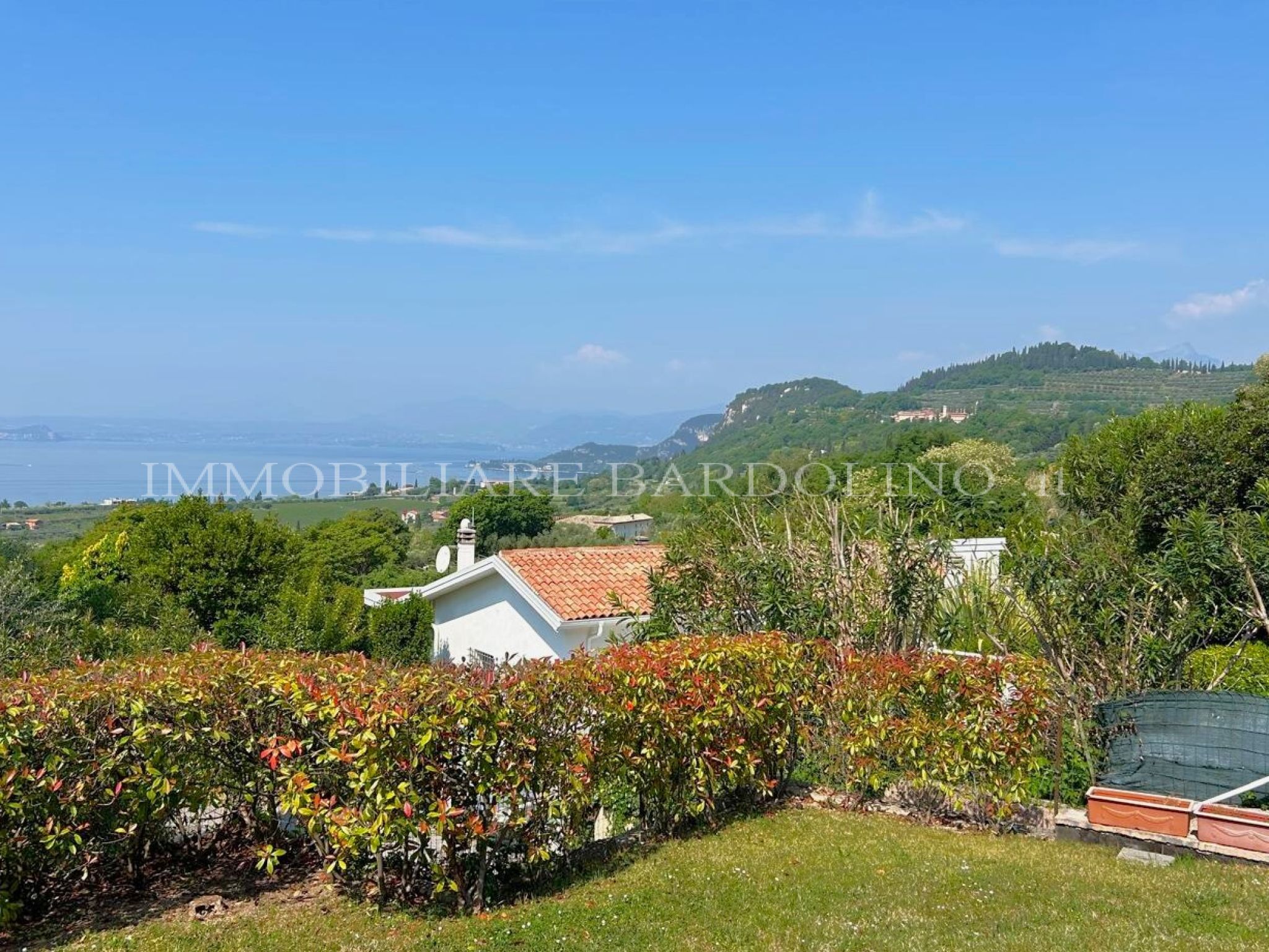 Villa singola con spettacolare vista lago